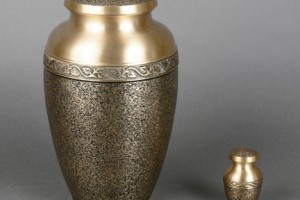 Photo of Aristocrat Urn from Hindman Funeral Homes