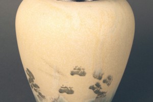 Photo of Ecru urn from Hindman Funeral Homes & Crematory, Inc.